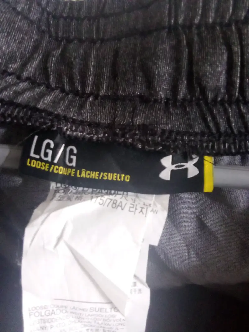 Pantalón deportivo negro Under Armour - 3