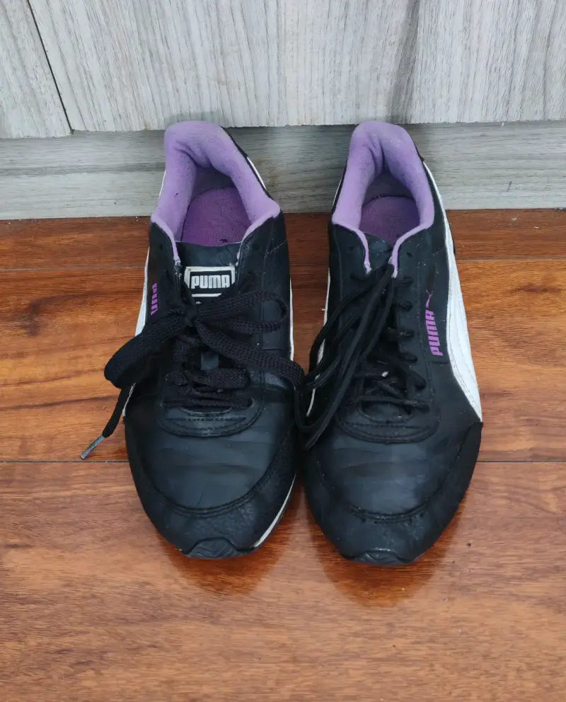 Zapatillas Puma negras y moradas - 5