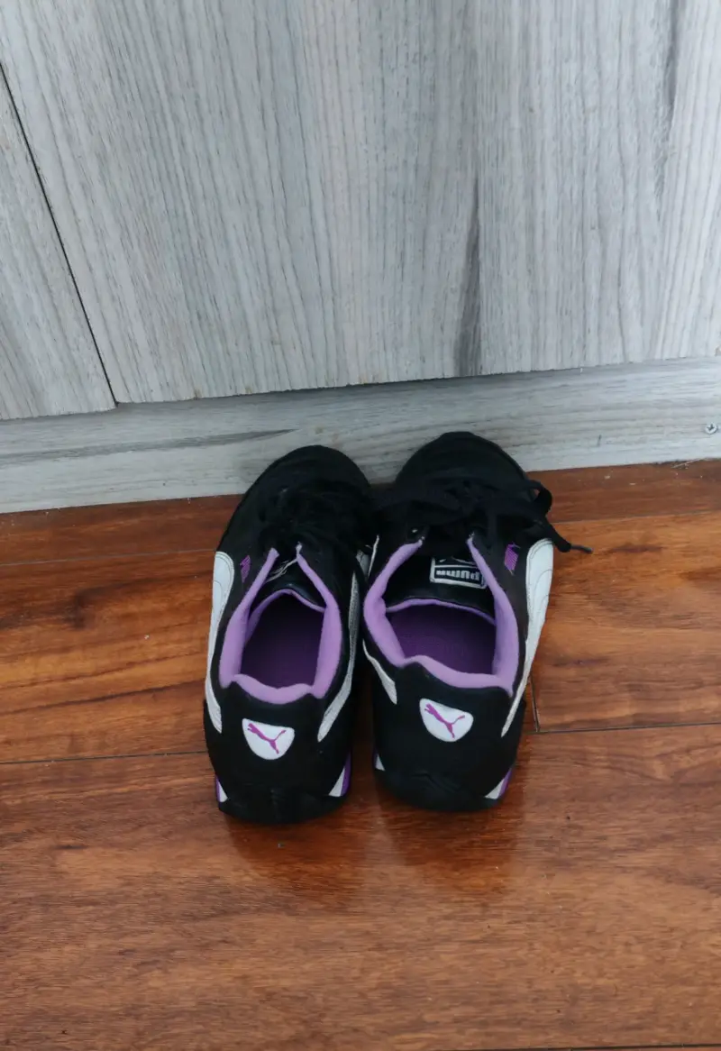 Zapatillas Puma negras y moradas - 7