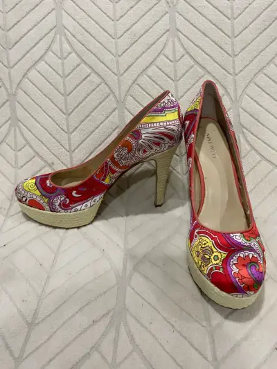 Tacones estampados coloridos Nine West - miniatura 1