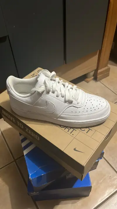 Zapatillas blancas Nike deportivas - miniatura 1