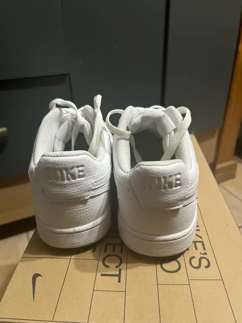 Zapatillas blancas Nike deportivas - 4