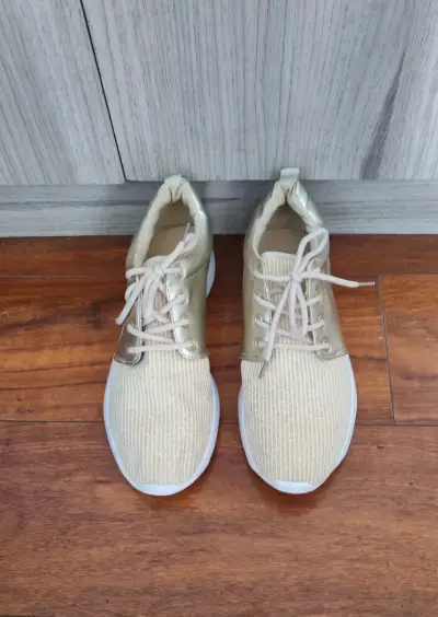 Zapatillas doradas deportivas - miniatura 6