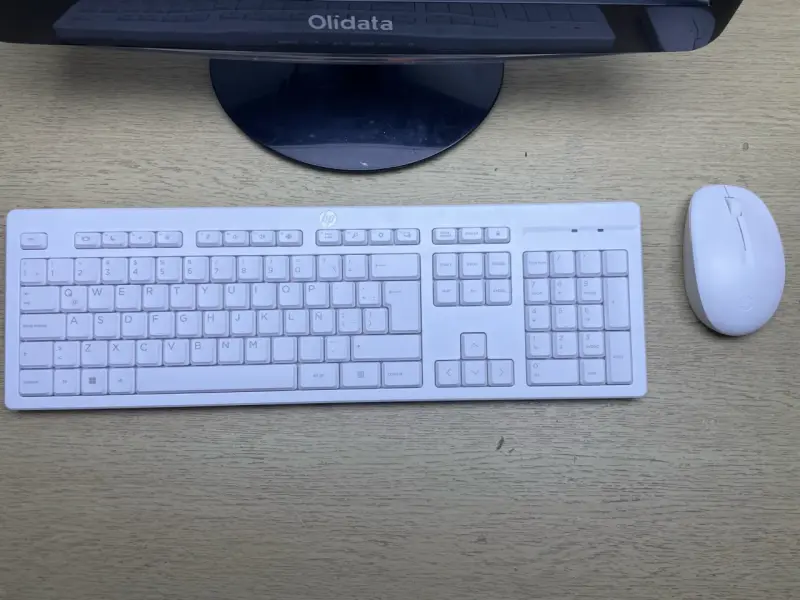 Teclado y mouse inalámbricos HP - 3