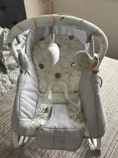 Silla mecedora para bebé - miniatura 1