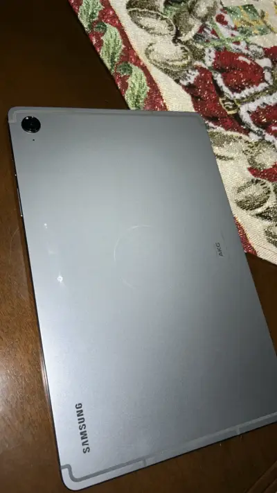 Tablet Samsung S9 FE con S Pen - miniatura 3