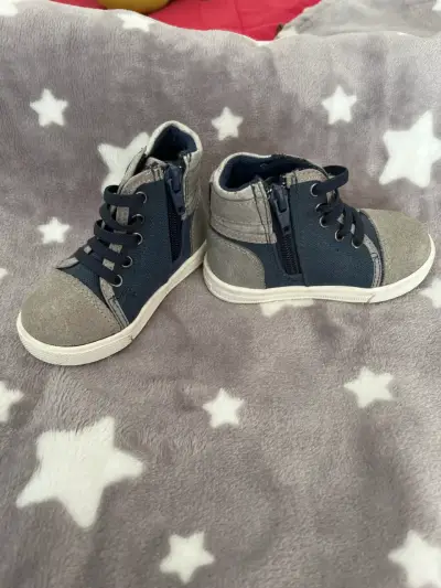 Zapatillas infantiles azul y gris - miniatura 2