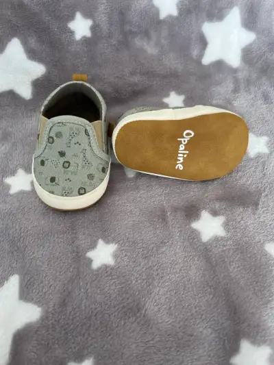 Zapatos infantiles con diseño - miniatura 2