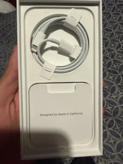 iPhone con caja original - miniatura 4