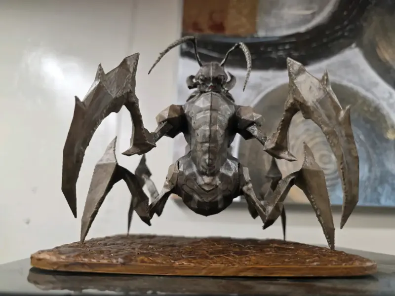 Escultura Ant Queen Lineage II - 3