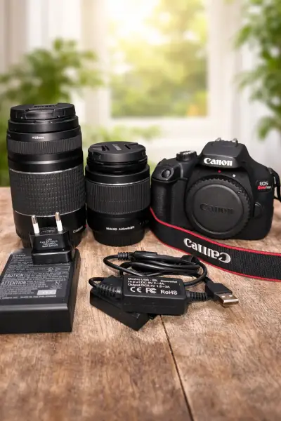 Cámara Canon con lentes y accesorios - miniatura 1
