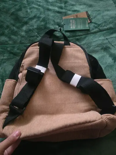 Mochila beige de felpa - miniatura 4