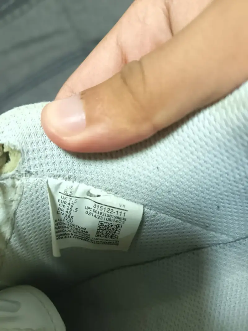 Zapatillas blancas deportivas - 3