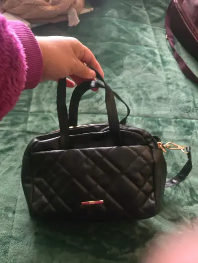 Cartera negra acolchada - miniatura 4