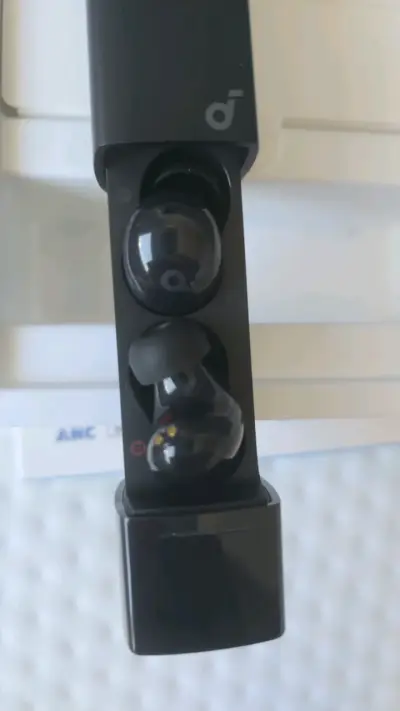 Audífonos Soundcore A30i nuevos - miniatura 3