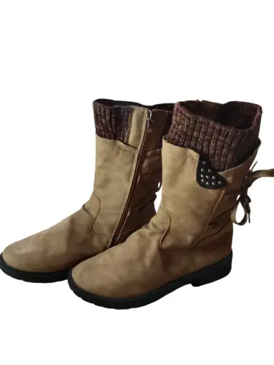 Botas beige con cierre lateral - miniatura 2