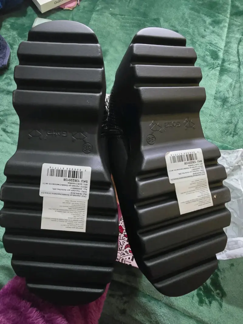 Botines negros con tachas - 2