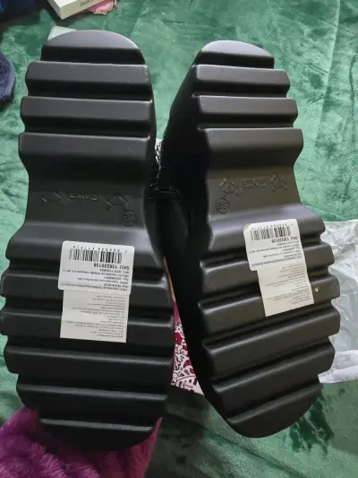 Botines negros con tachas - miniatura 2