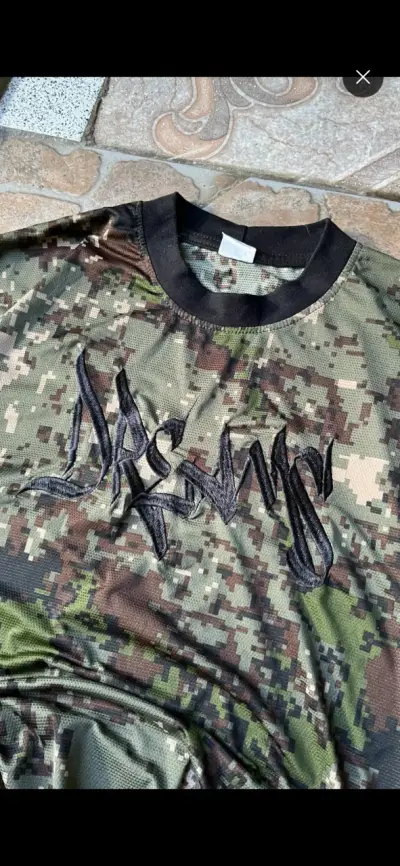 Polera camuflada talla XL - miniatura 2