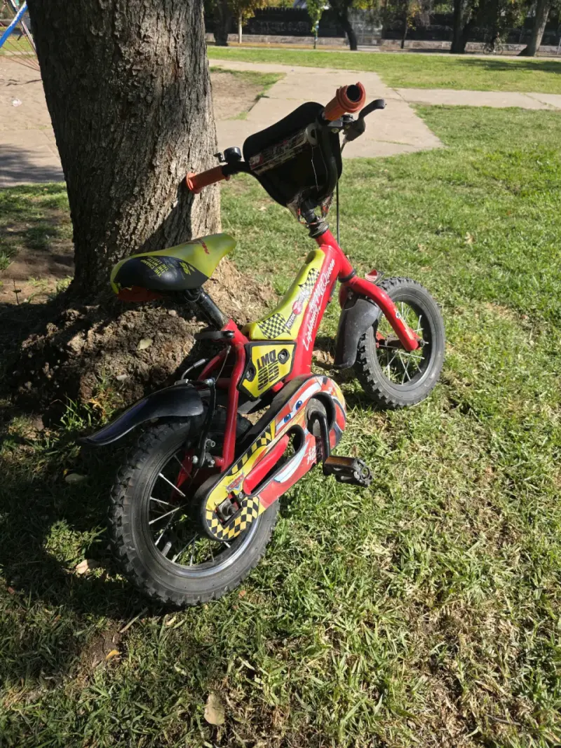 Bicicleta infantil Cars roja - 2