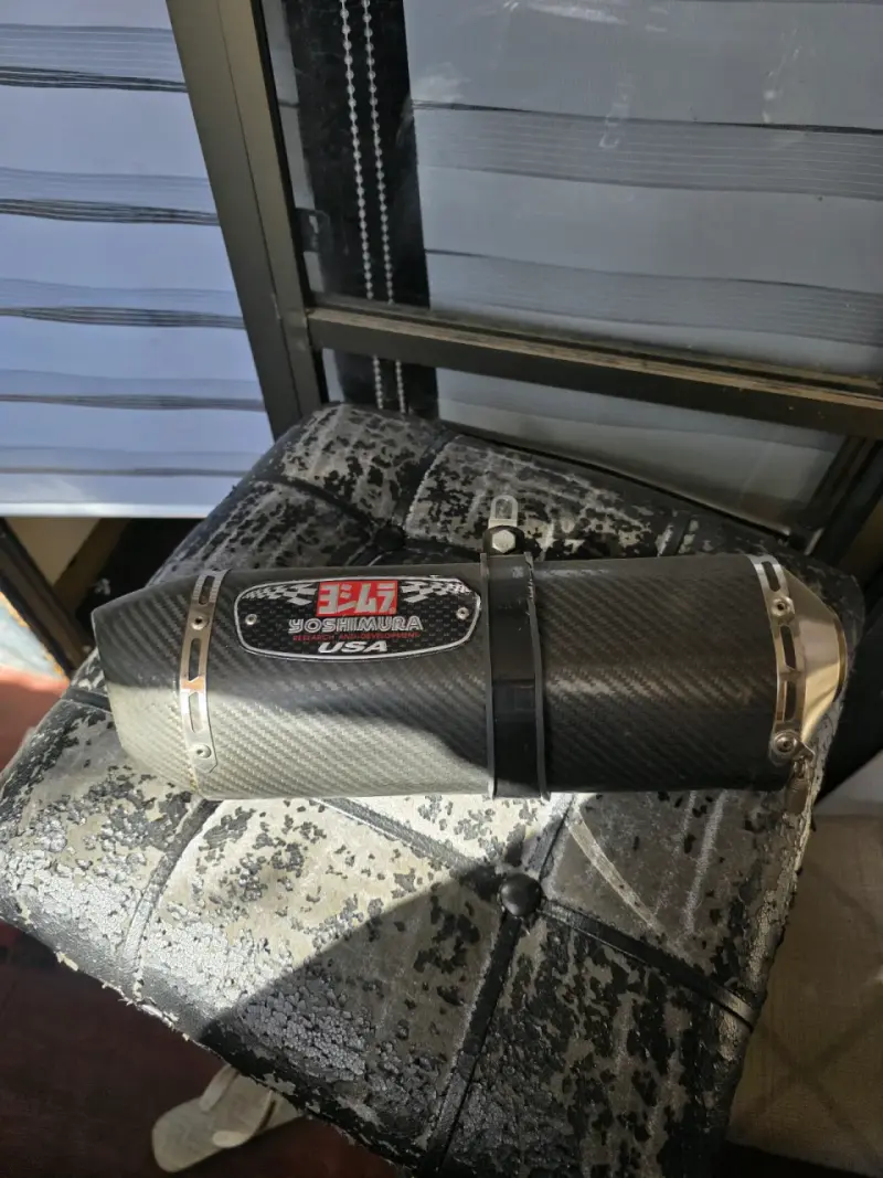 Escape yoshimura de carbono - 2