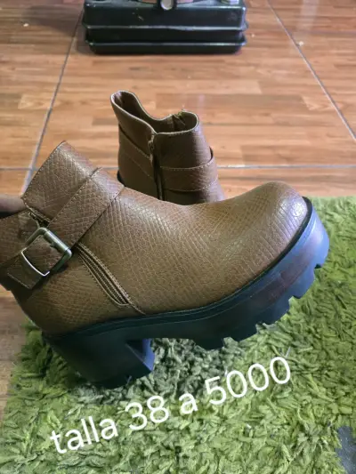 Botines marrones con hebilla - miniatura 1