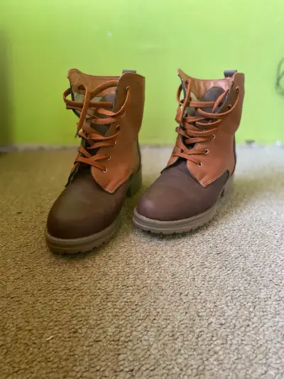 Botas de cuero marrón - miniatura 2