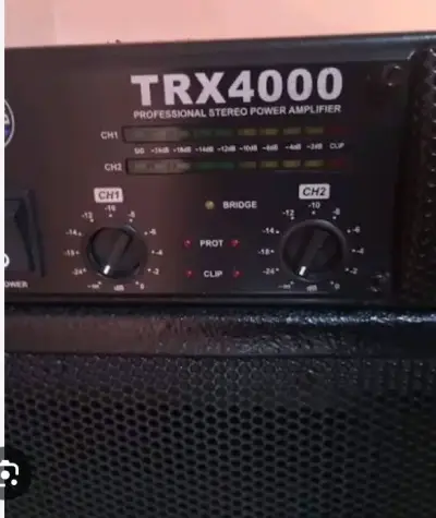 Amplificador de potencia TRX4000 - miniatura 1
