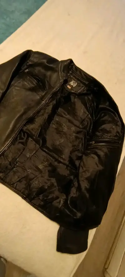 Chaqueta negra de cuero (real) - miniatura 1