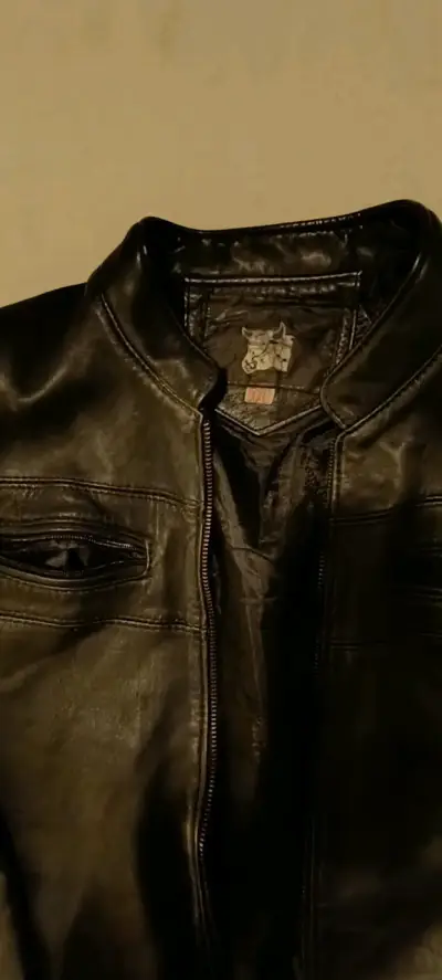 Chaqueta negra de cuero (real) - miniatura 2