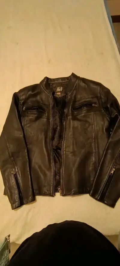 Chaqueta negra de cuero (real) - miniatura 3