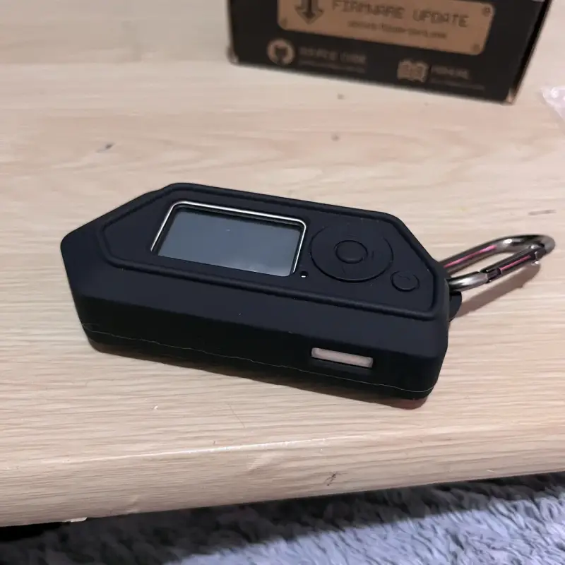 Dispositivo Flipper Zero con accesorios - 2