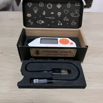 Dispositivo Flipper Zero con accesorios - miniatura 3