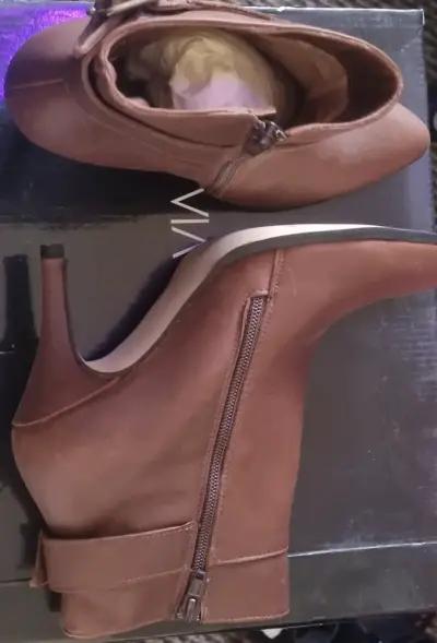Botines marrones con tacón alto - miniatura 1