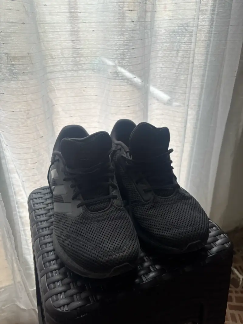 Zapatillas deportivas negras - 1