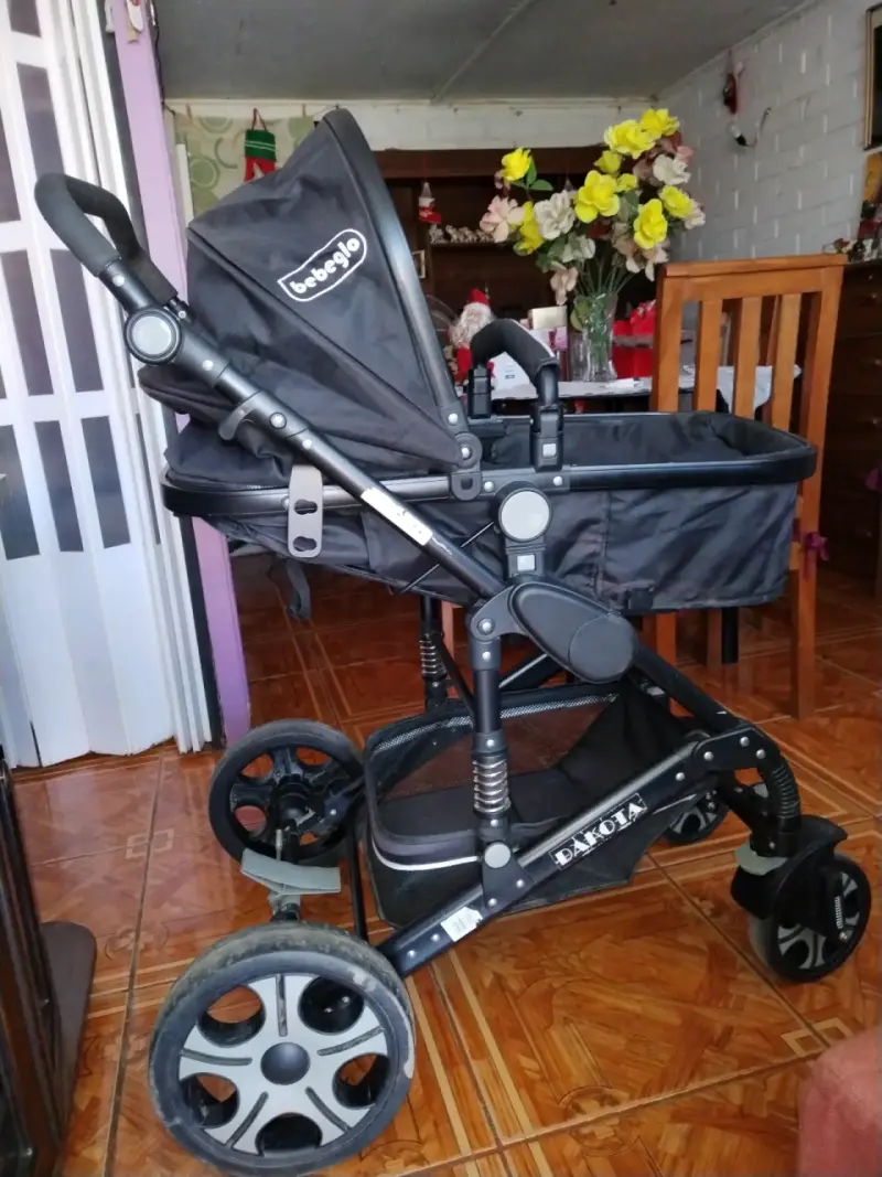 Gorras,coche fino con el huevito y la cunaes nueva - 3