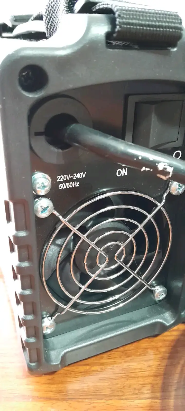 Soldadora M&H Kombat compacta - 2