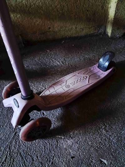 Scooter infantil rosado - miniatura 2