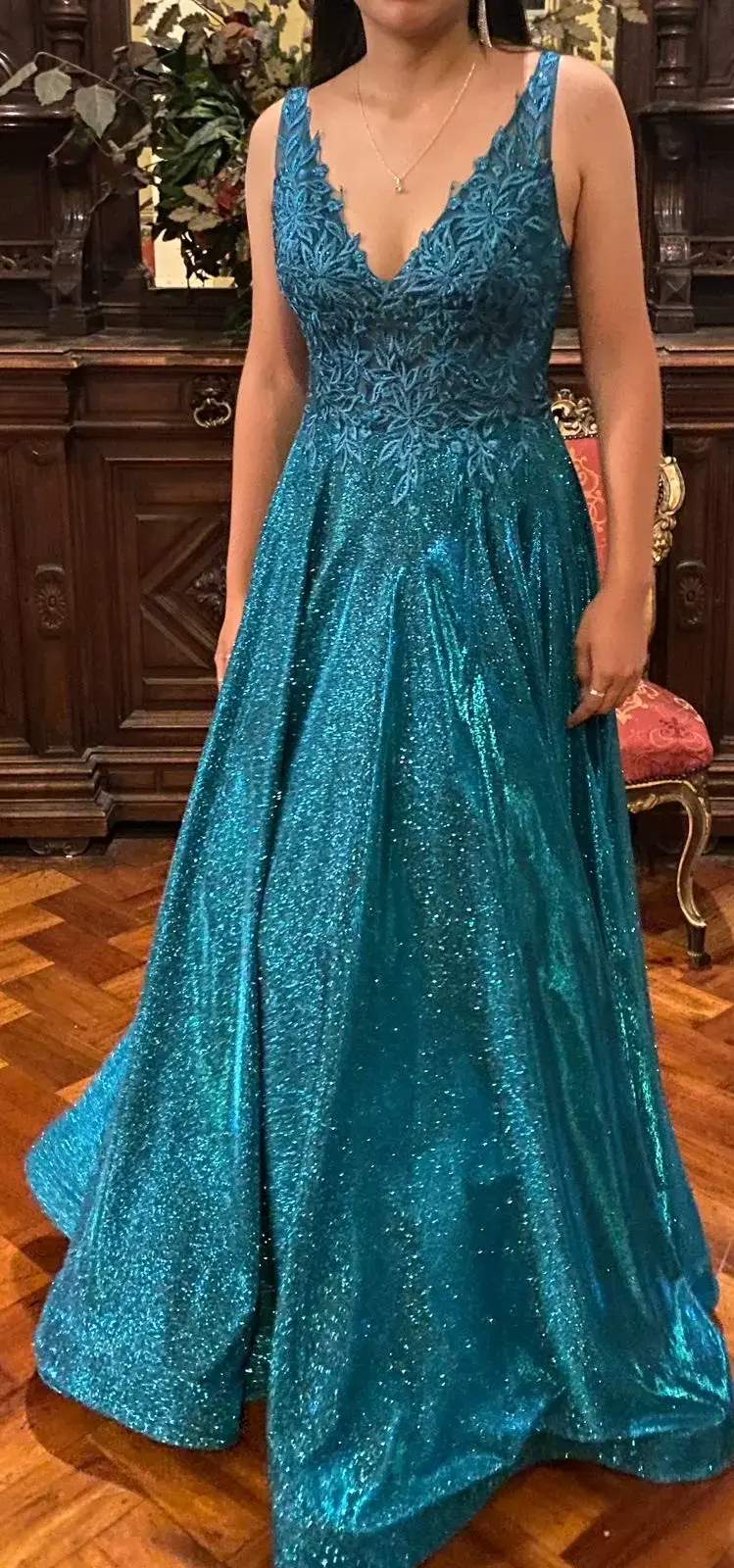 Vestido verde elegante con brillo - 2