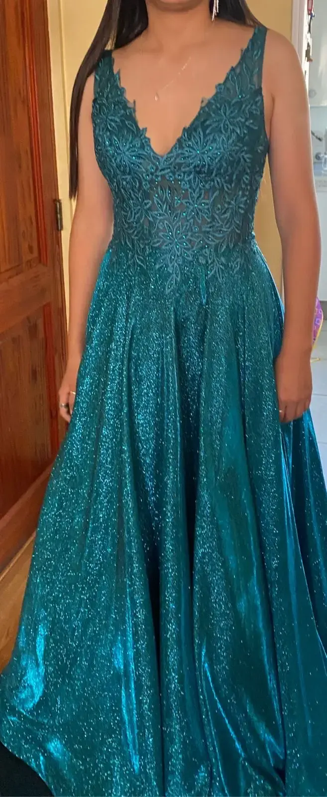 Vestido verde elegante con brillo - 5