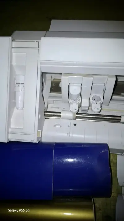Plotter de corte blanco - miniatura 1