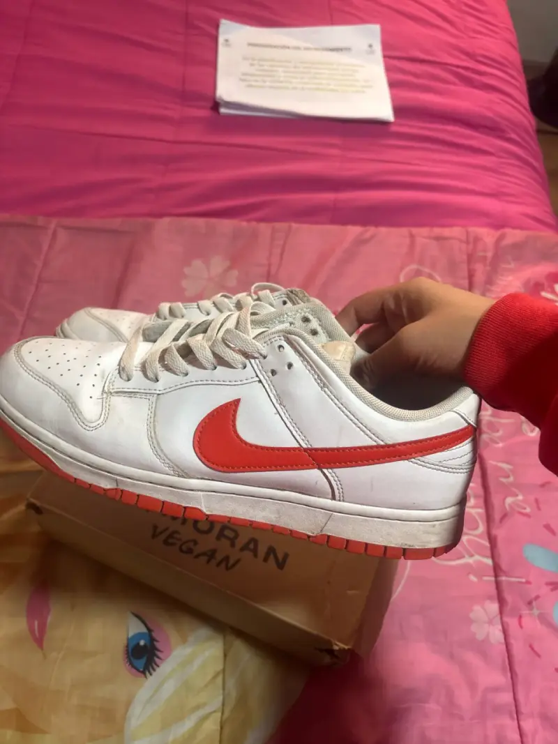 Zapatillas nike  logo naranjo