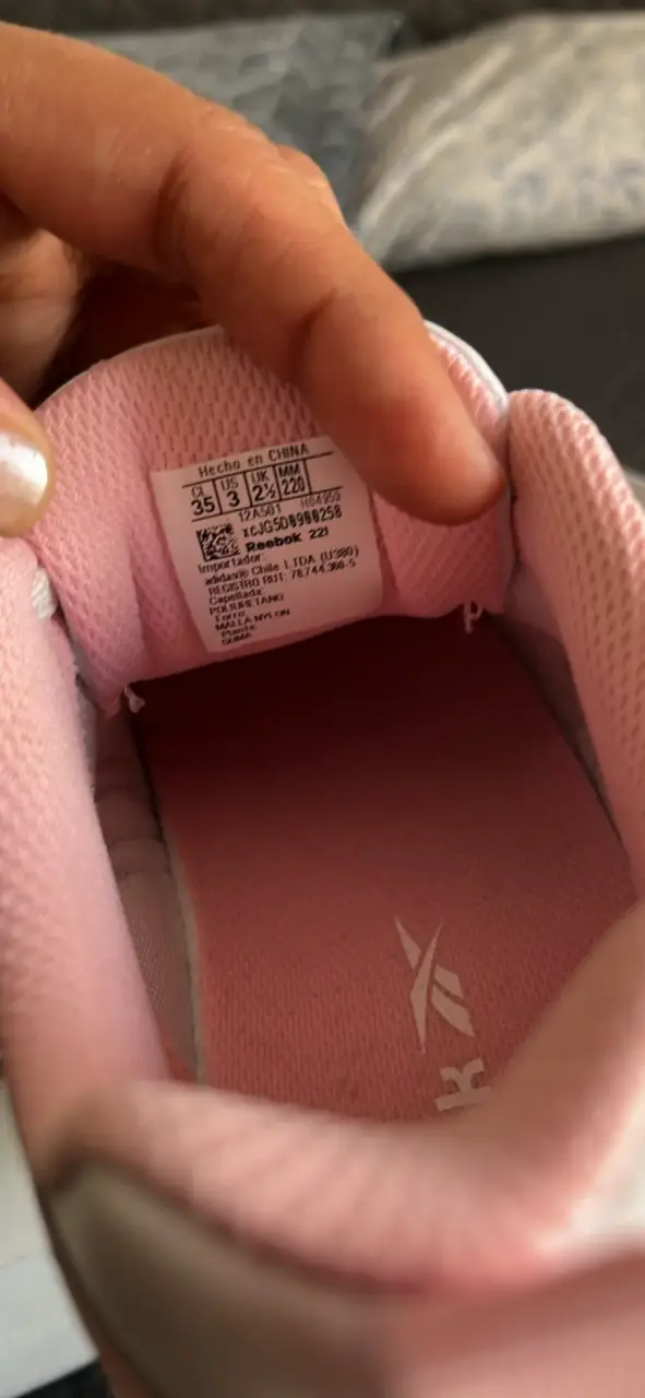 Zapatillas blancas con detalles rosados - 3