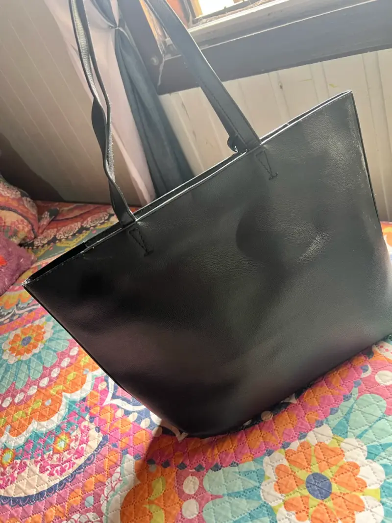 Bolso negro con borla victoria secret - 3