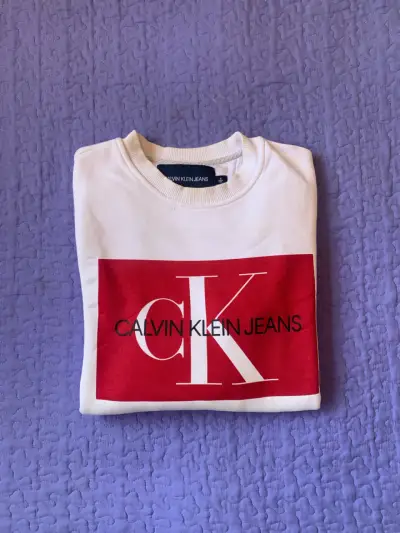 Polerón Calvin Klein blanco y rojo - miniatura 1