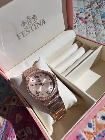 Reloj Festina rosado con brillantes - miniatura 1