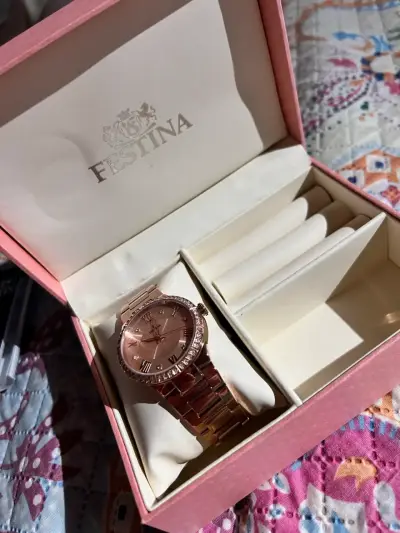 Reloj Festina rosado con brillantes - miniatura 4