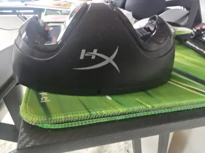 Cargador HyperX para mandos - miniatura 1