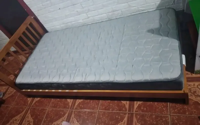 Cama individual con colchón