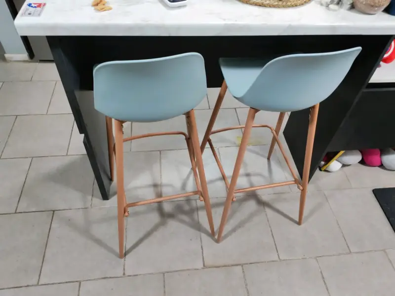 Taburetes altos madera y azul